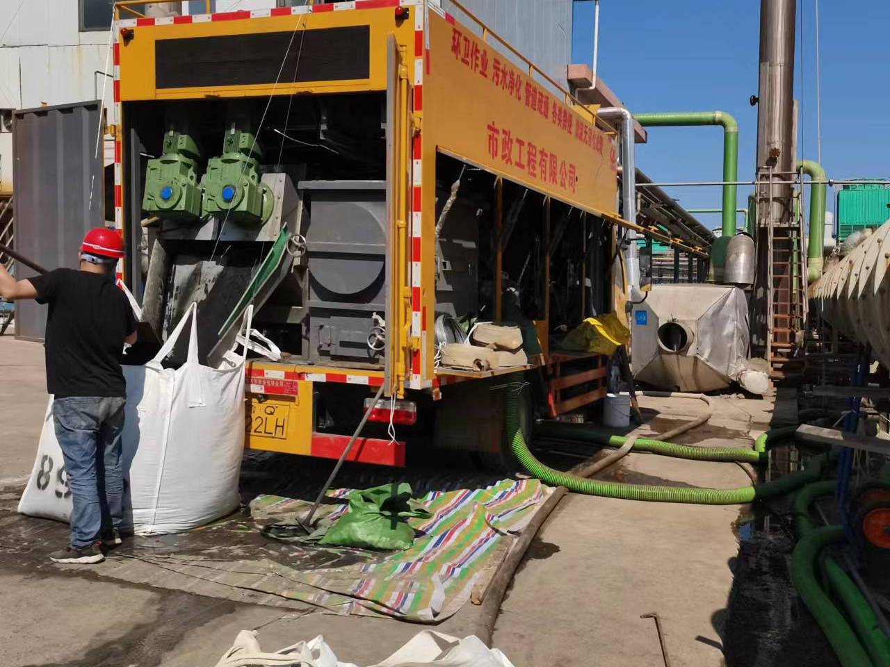 土默特右淤泥压干处理